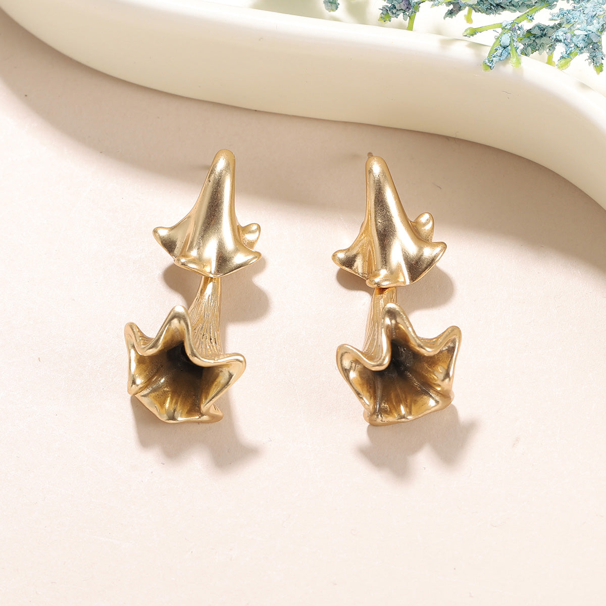 Handmade Sector Earrings For Women, 1 Pair, White With Artificial Pearl, 18K Real Gold Plated