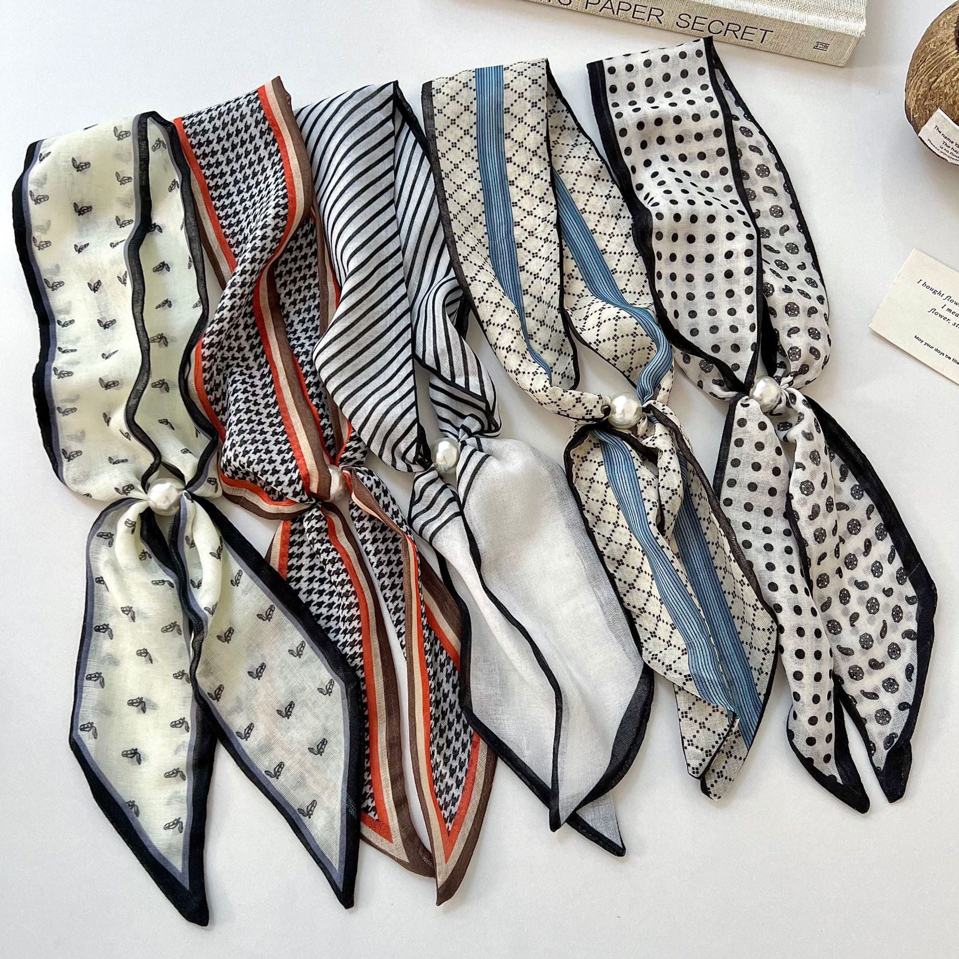 Ditsy Floral Sweet Style Polyester Silk Scarf For Women In Dyed Black, Perfect For Spring