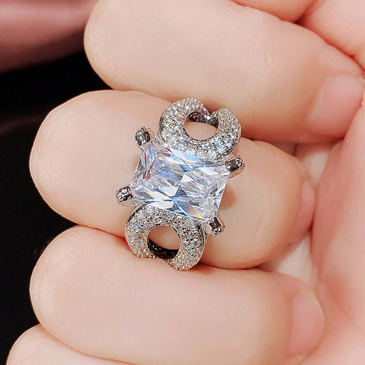 Geometric Claw Setting Ring For Women In Copper With White K Water Plating And Zircon Inlay