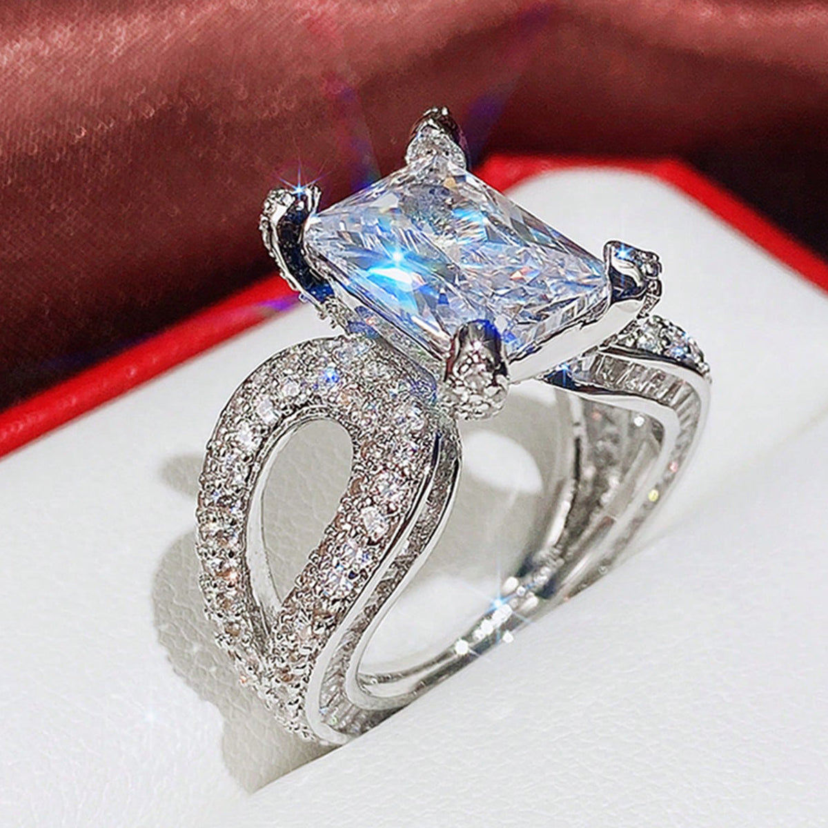 Geometric Claw Setting Ring For Women In Copper With White K Water Plating And Zircon Inlay