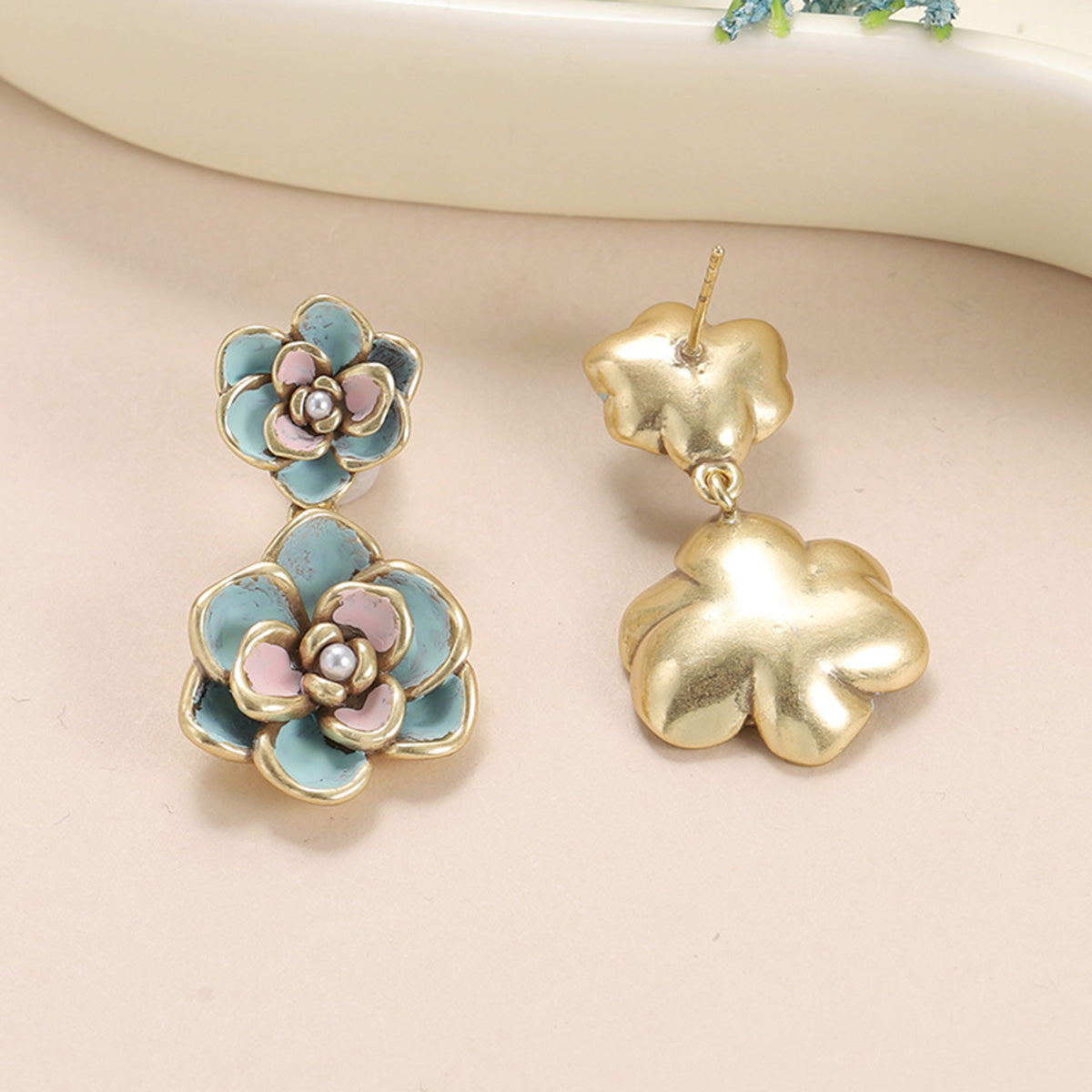 Handmade Retro Red Bow Tie Earrings For Women In Copper Alloy With Pearl Inlay