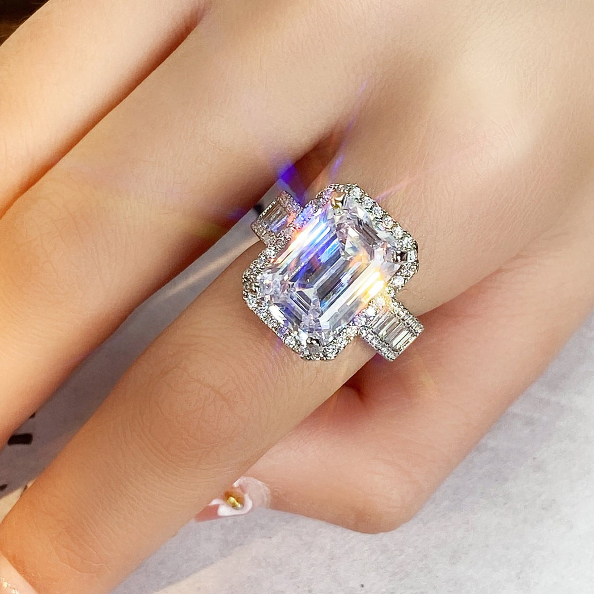 Geometric Claw Setting Ring For Women In Copper With White K Water Plating And Zircon Inlay