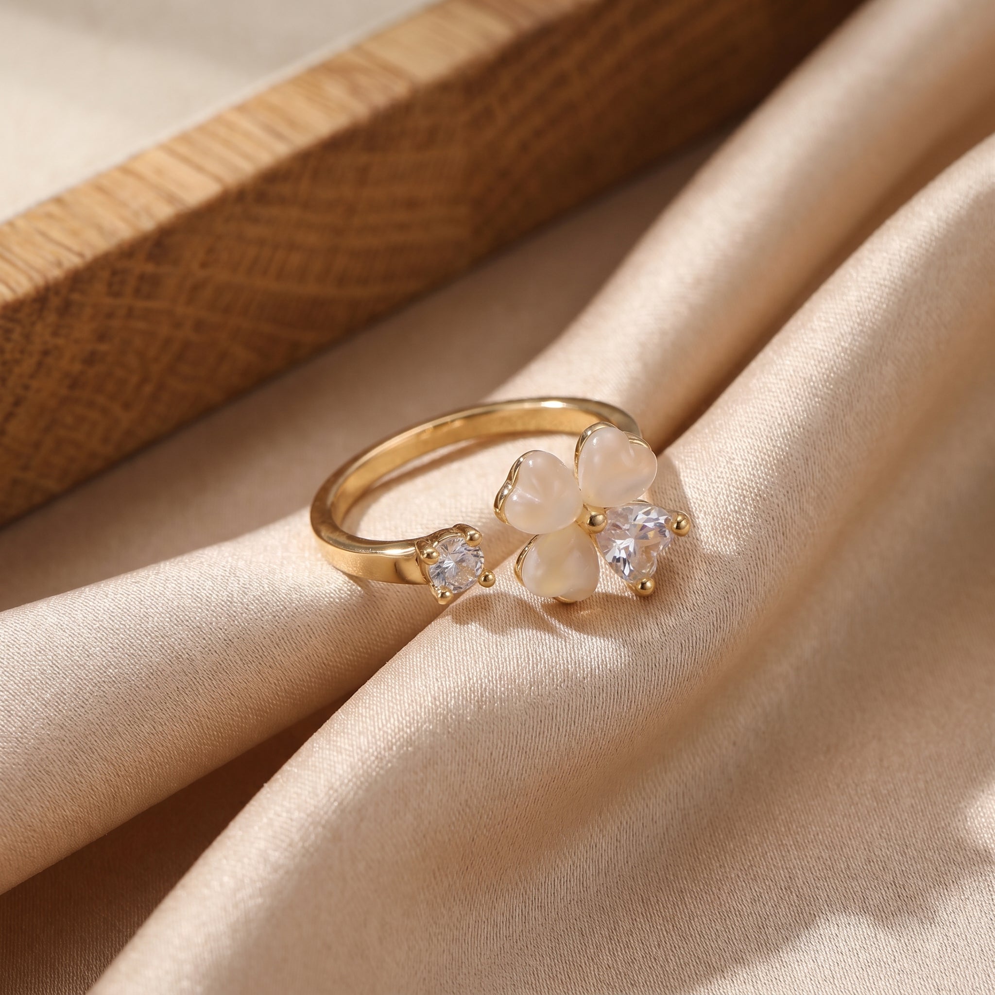 New Style Gold Open Ring For Women With KC Golden Plated 0.03µm Thickness Featuring Synthetic Zirconia Flowers