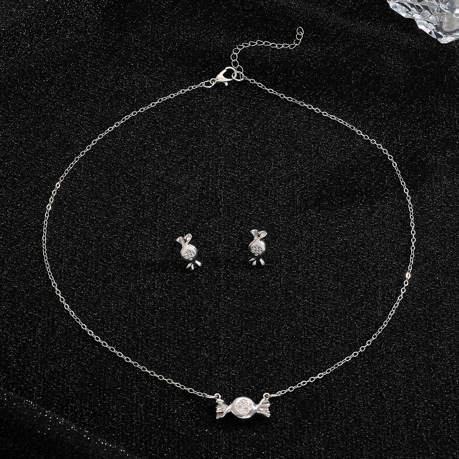 Candy Gold New Style Necklace For Women With Copper Material And Rhinestone Inlay On Cable Chain