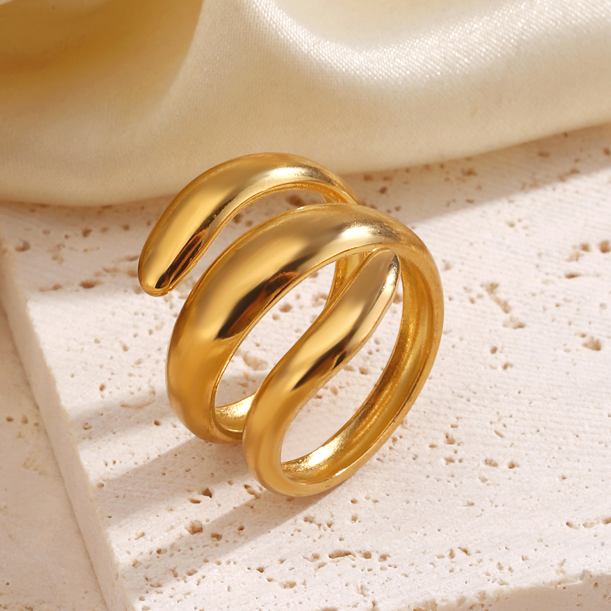 Cutting Lines Rings For Women In 304 Stainless Steel With 18K Real Gold PVD Coated Plating Thickness 0.01µm