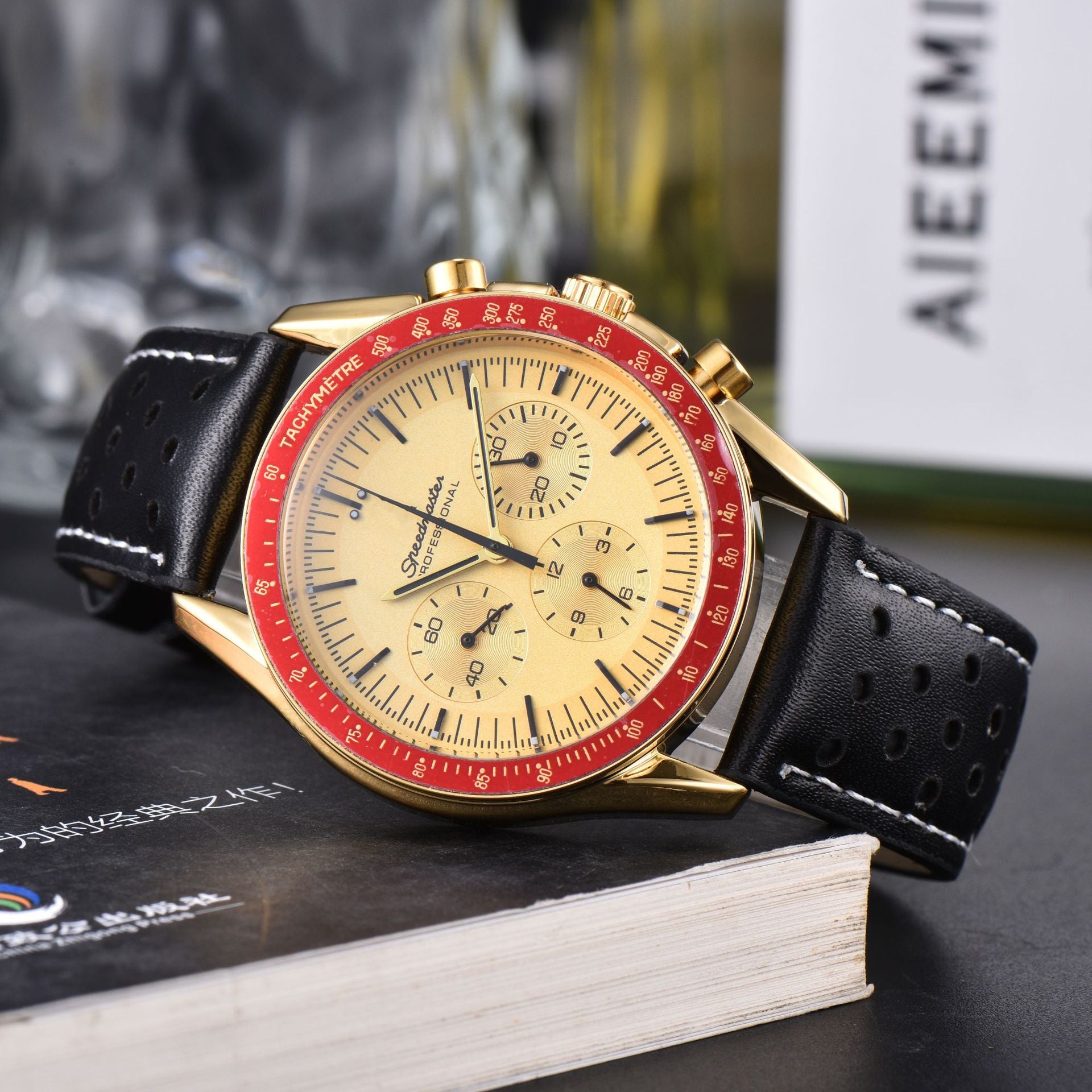 Men's Quartz Watch With Stainless Steel Strap And Horseshoe Buckle Featuring Ordinary Glass Round Dial