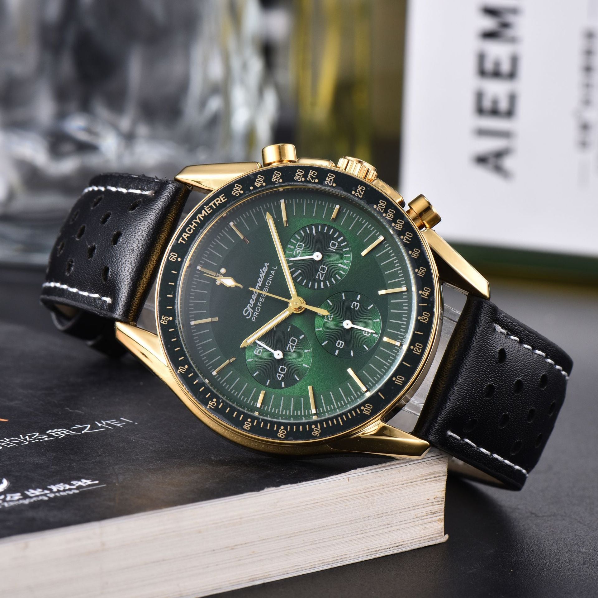 Men's Quartz Watch With Stainless Steel Strap And Horseshoe Buckle Featuring Ordinary Glass Round Dial