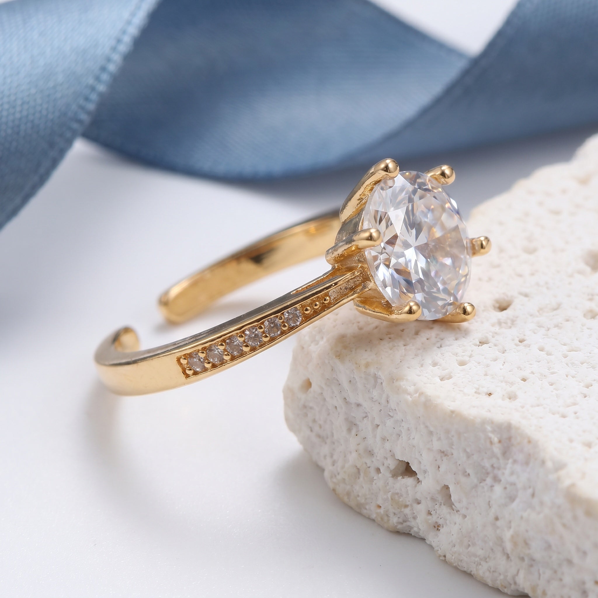 Geometric Open Rings For Women In Gold Copper Alloy With KC Golden Plated 0.03µm Thickness Featuring Synthetic Zirconia