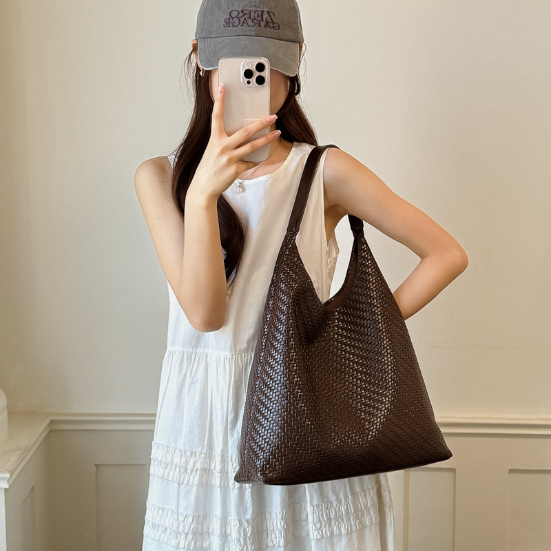 Adult Dumpling Shape Shoulder Bag In PU Leather With Top Handle, Suitable For All Seasons