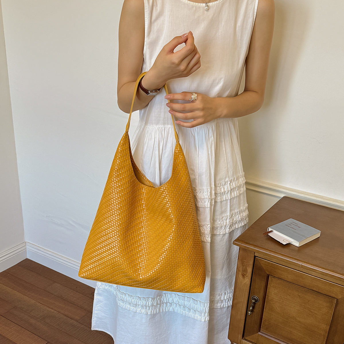 Adult Dumpling Shape Shoulder Bag In PU Leather With Top Handle, Suitable For All Seasons