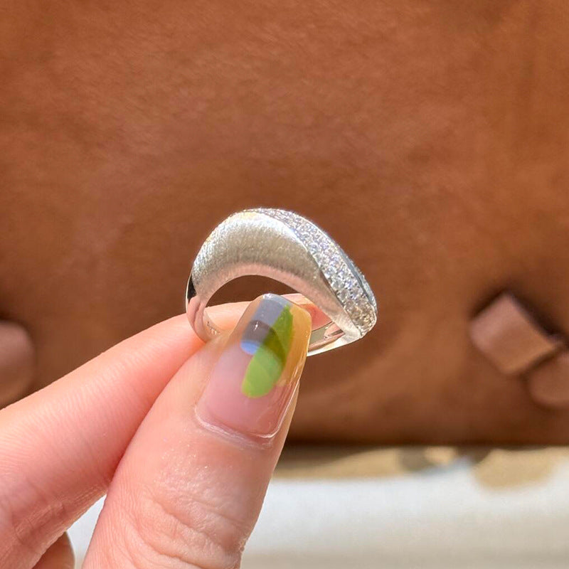 Brushed Lines Copper Ring For Women With Silver Plated Electroplated Finish And Rhinestone Inlay