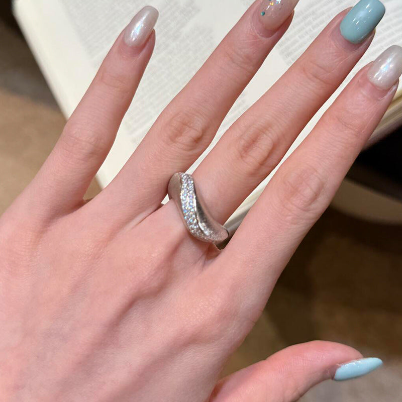 Brushed Lines Copper Ring For Women With Silver Plated Electroplated Finish And Rhinestone Inlay