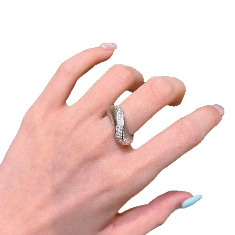 Brushed Lines Copper Ring For Women With Silver Plated Electroplated Finish And Rhinestone Inlay