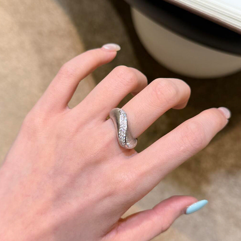 Brushed Lines Copper Ring For Women With Silver Plated Electroplated Finish And Rhinestone Inlay