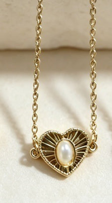 Handmade Silver Dragonfly Pendant Necklace For Women With Cute Style, Alloy Material And Acrylic Inlay On Handmade Chain