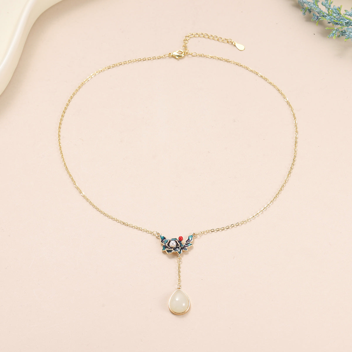 Handmade Flowers Necklace For Women In Brass With 18K Real Gold Plated Electroplated Finish Featuring Imitation Pearl On Cable Chain