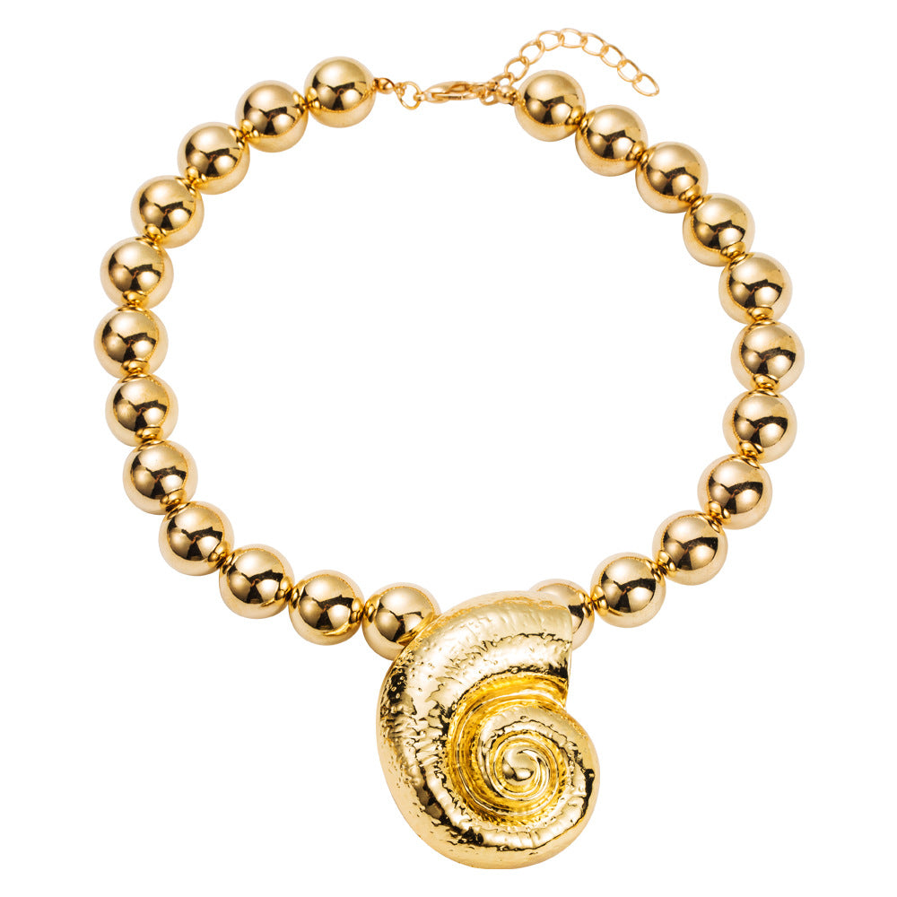 Conch Pendant Necklace For Women In Marine Style With Gold Alloy Beading And Beaded Chain