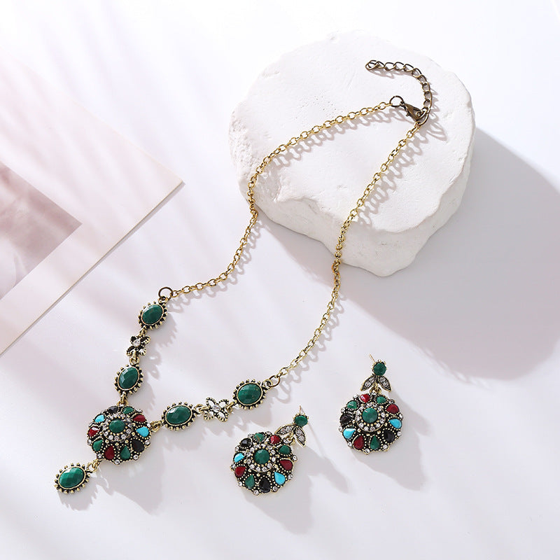 Bohemian Water Droplets Necklace For Women With Alloy Pendant Featuring Rhinestones