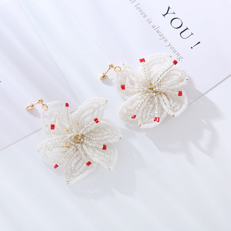 Exaggerated White Flower Earrings For Women With Beading Craft In Alloy Material