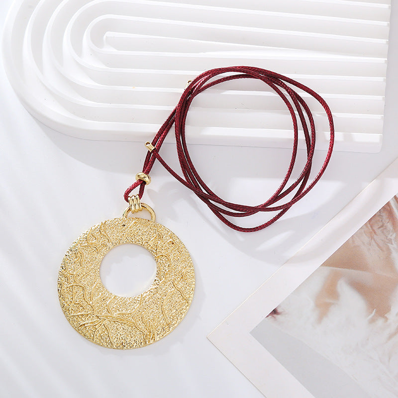 Exaggerated Round Long Necklace For Women In Silver Featuring Alloy Pendant With Twisted Rope Chain