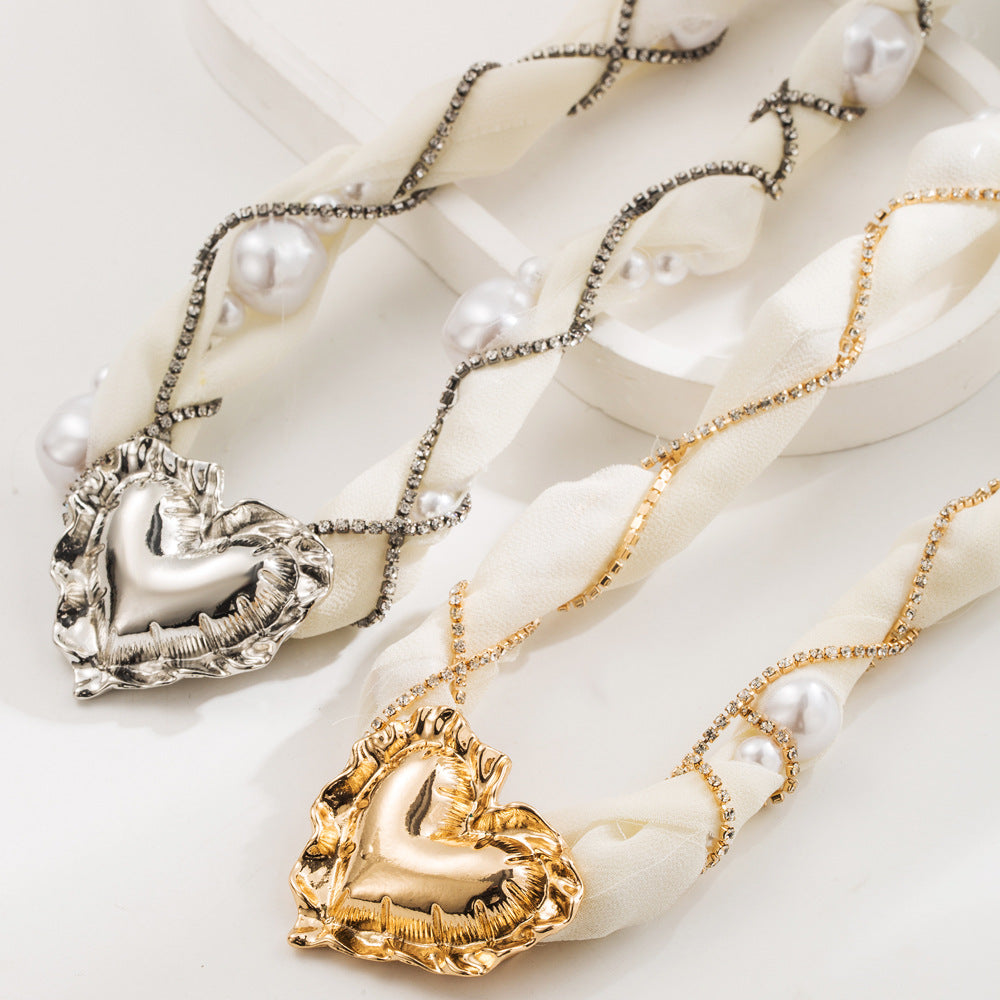 Heart Shape Gold Alloy Pendant Necklace For Women With Rhinestones On Beaded Chain