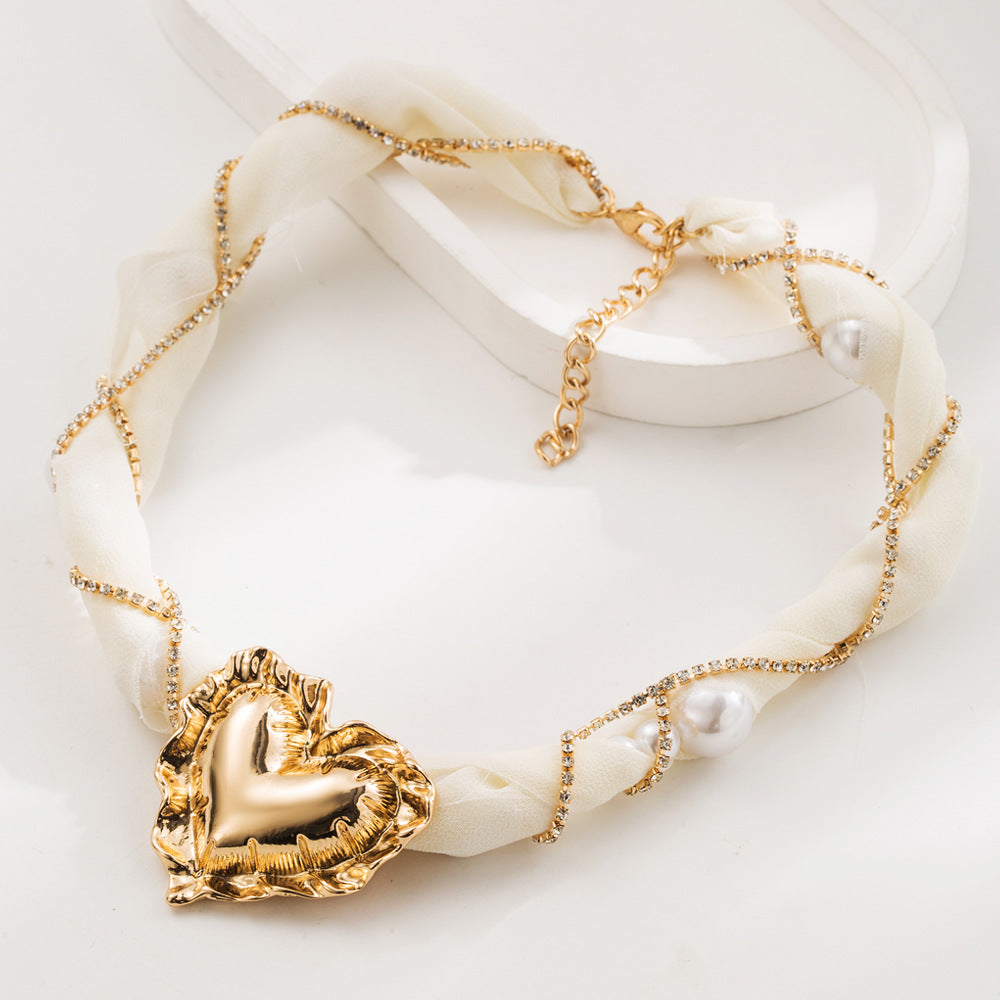 Heart Shape Gold Alloy Pendant Necklace For Women With Rhinestones On Beaded Chain