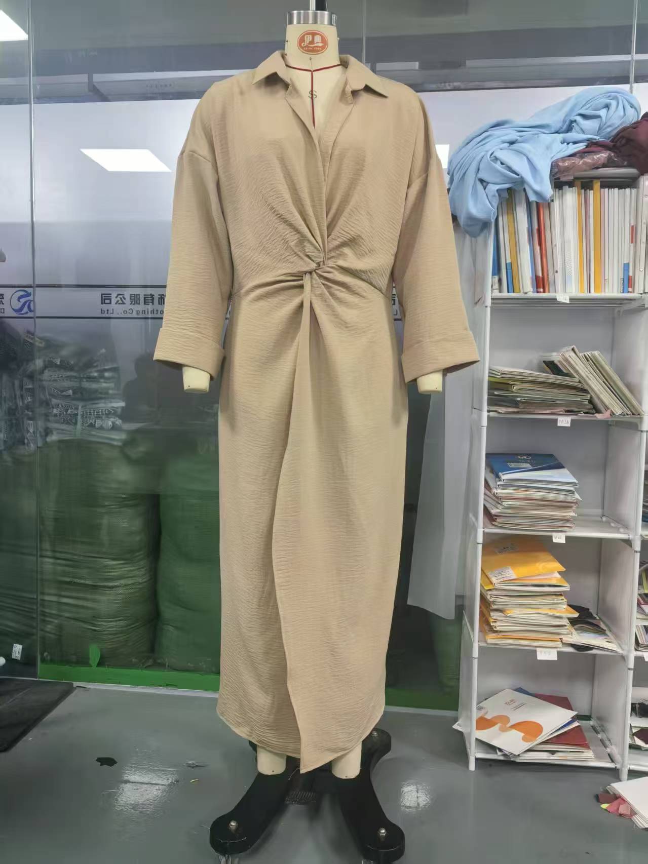 Solid Color Casual Shirt Dress With Long Sleeve And Shirt Collar, Made Of Polyester Fabric