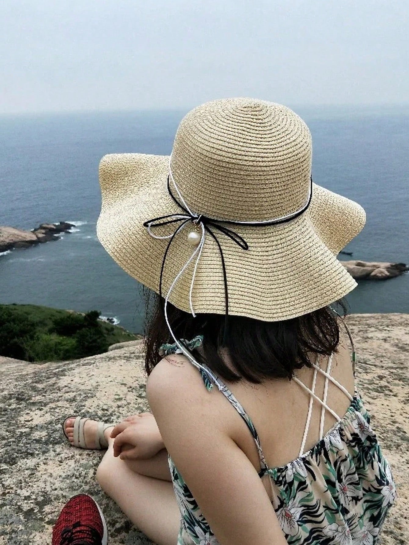French Style Women’s Wide Brim Straw Hat With Polyester Material And Elegant Bow Tie Detail