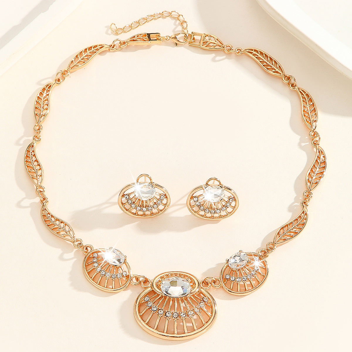 2 Pieces Set Exaggerated Heart Shape Jewelry Set For Women In Electroplated Alloy