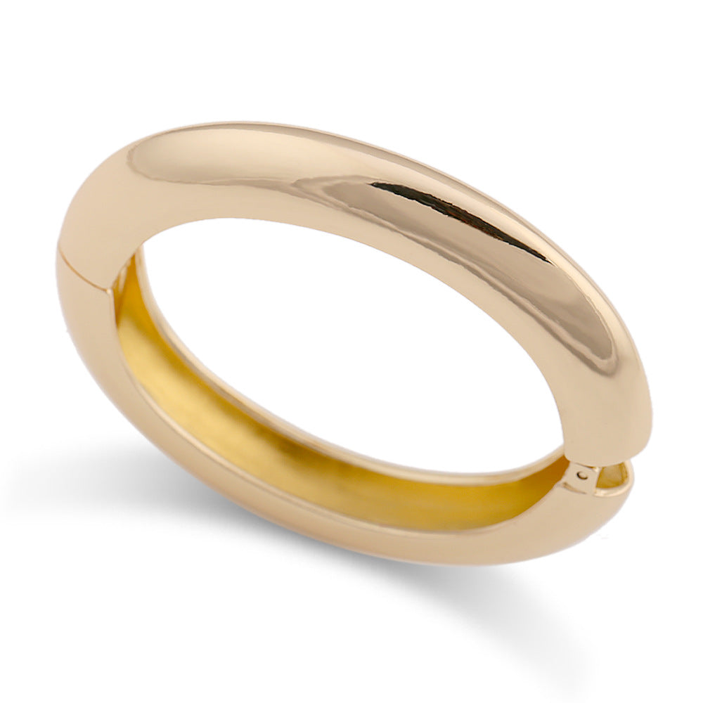 Exaggerated Round Gold Bangle Made Of Zinc Alloy Featuring Electroplated Finish For Daily Wear