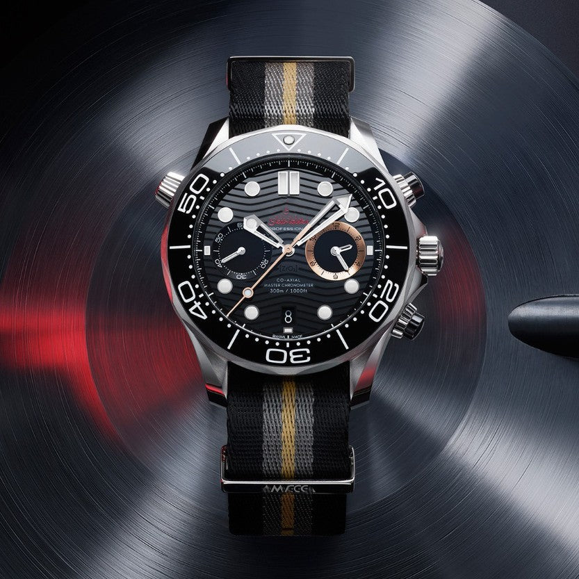 Men's Quartz Watch With Round Dial And Crystal Glass Mirror Featuring Nylon Belt Strap And Pin Buckle
