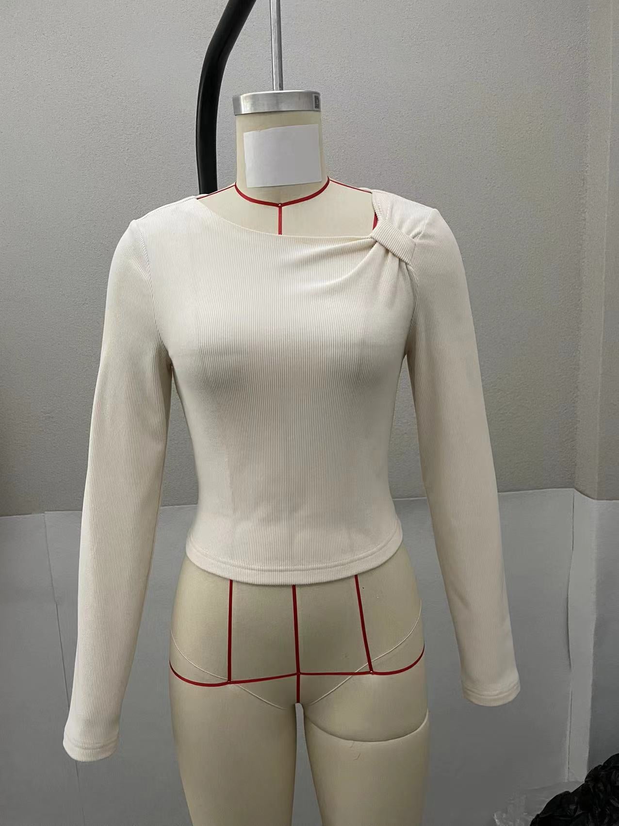 Solid Color Casual Long Sleeve Knitwear Top In Polyester Fabric Featuring Knitted Craft