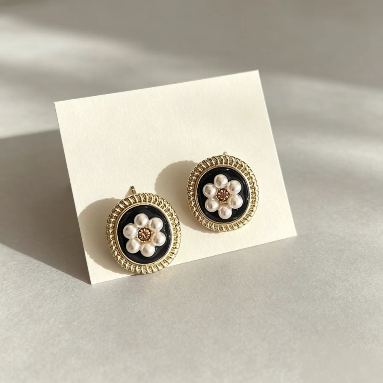 Heart Shape Earrings For Women Featuring Electroplated Alloy With Resin Ear Pins And Artificial Pearl Inlay