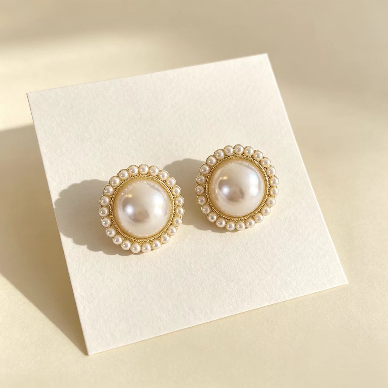 Heart Shape Earrings For Women Featuring Electroplated Alloy With Resin Ear Pins And Artificial Pearl Inlay