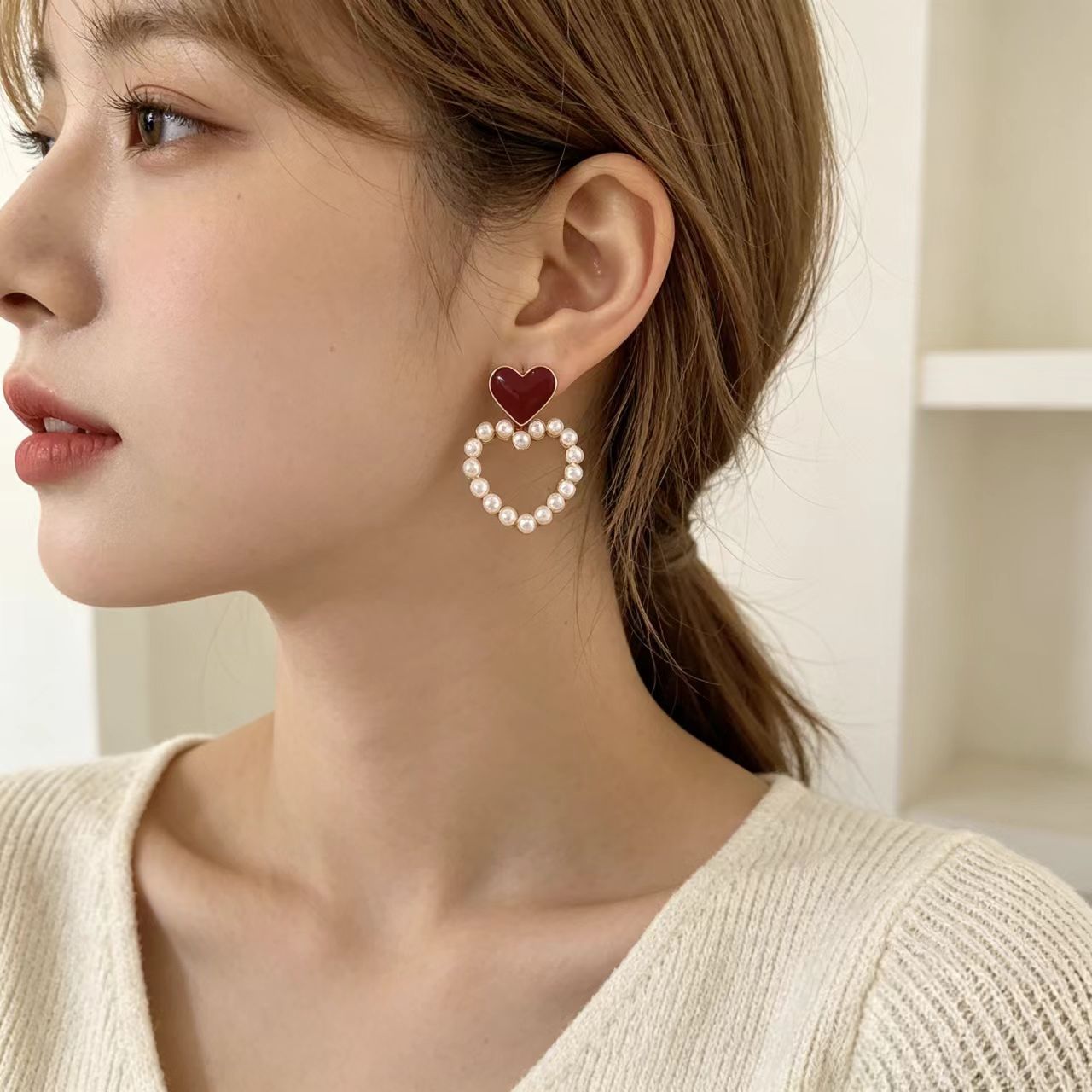 Heart Shape Earrings For Women Featuring Electroplated Alloy With Resin Ear Pins And Artificial Pearl Inlay