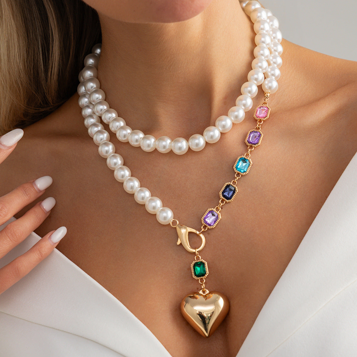Heart Shape Gold Necklace For Women With Imitation Pearl And Gem Pendant In Zinc Alloy On Beaded Chain