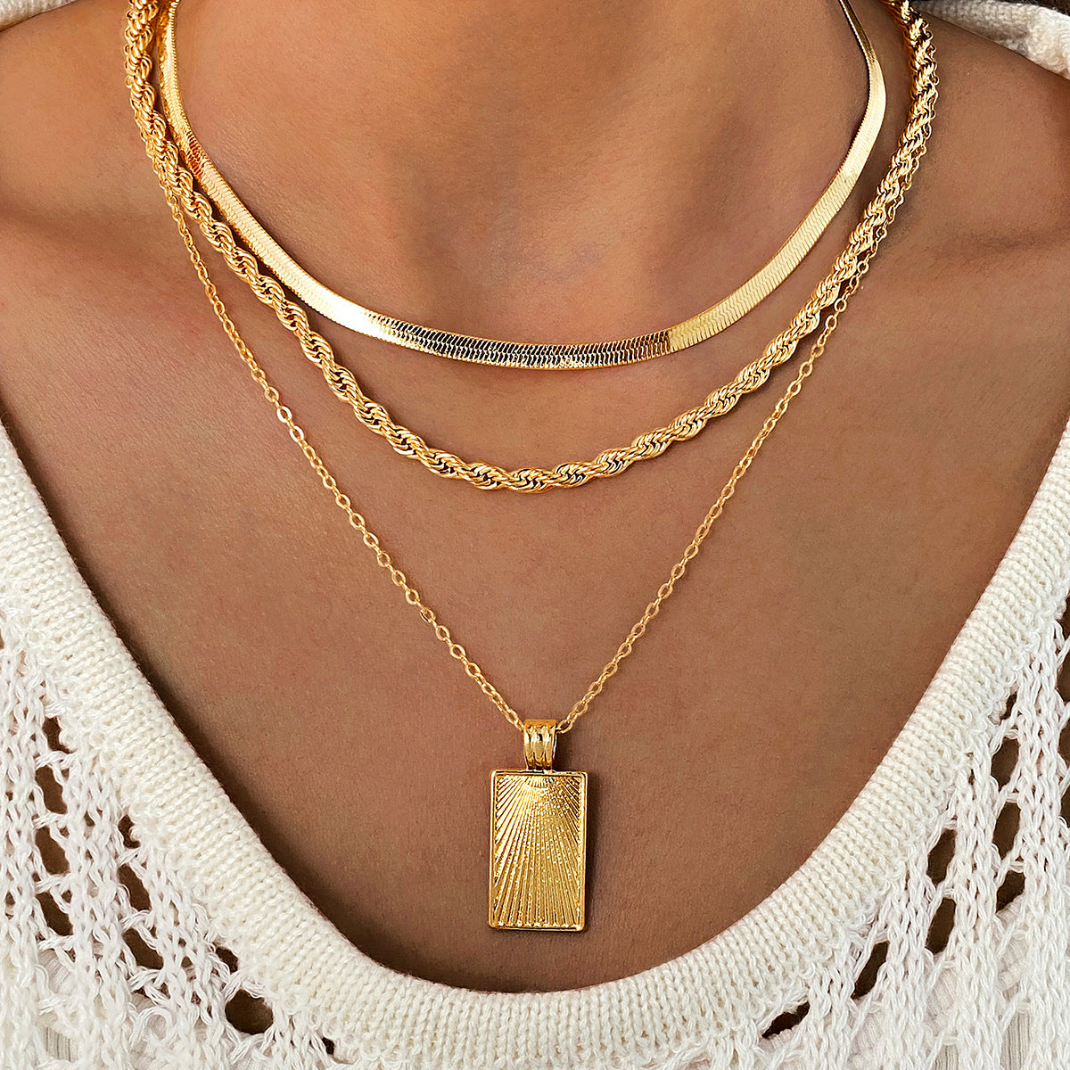 Geometric Necklace For Women With Alloy Twisted Rope Chain, Electroplated Finish, And Alloy Pendant