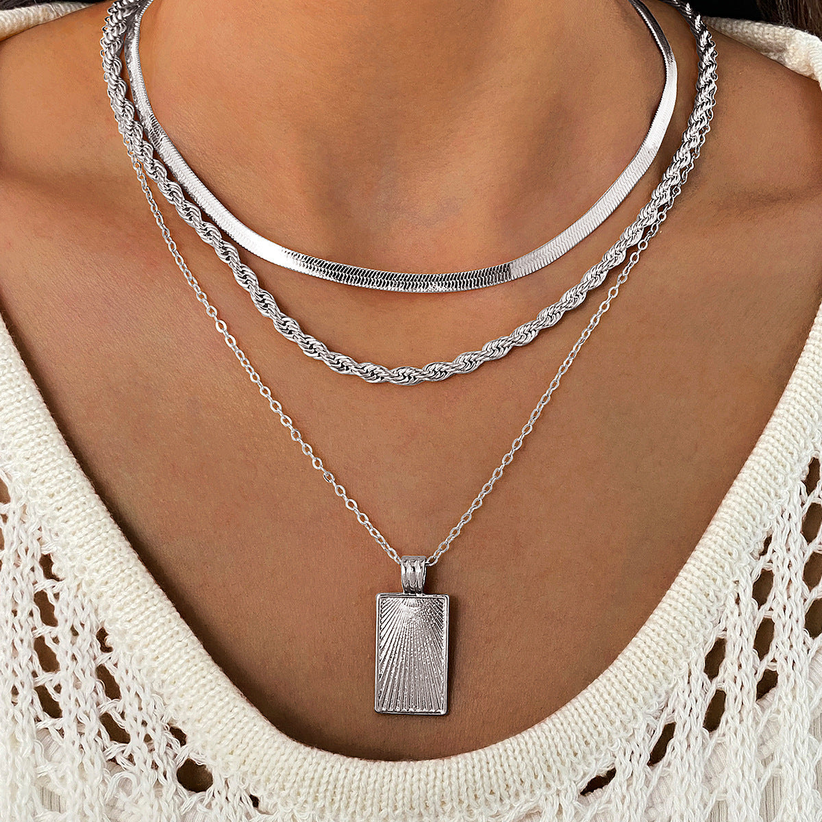 Geometric Necklace For Women With Alloy Twisted Rope Chain, Electroplated Finish, And Alloy Pendant
