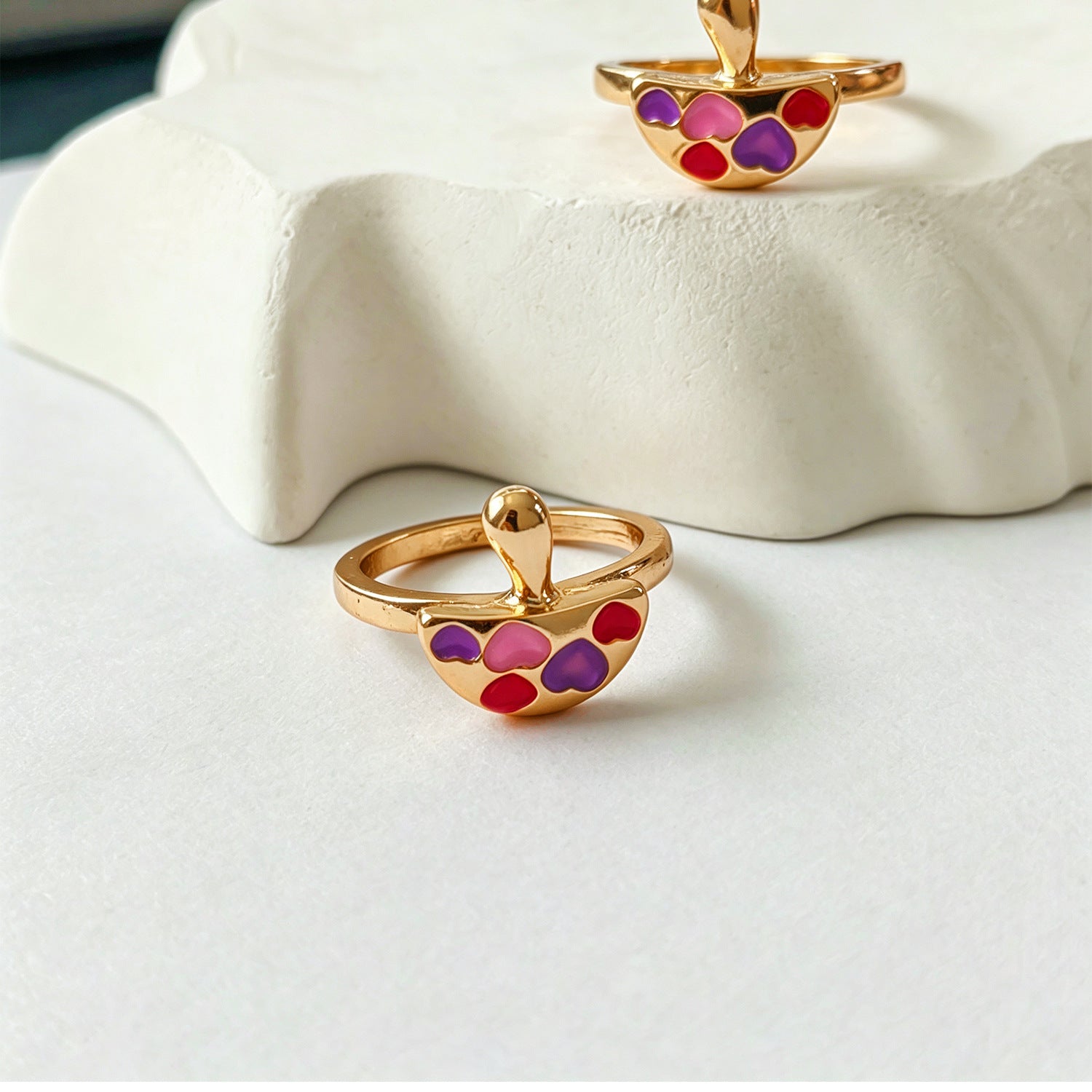 Heart Shape Alloy Rings For Women With Electroplated Gold Finish And Enamel Craftsmanship In Elegant Colour