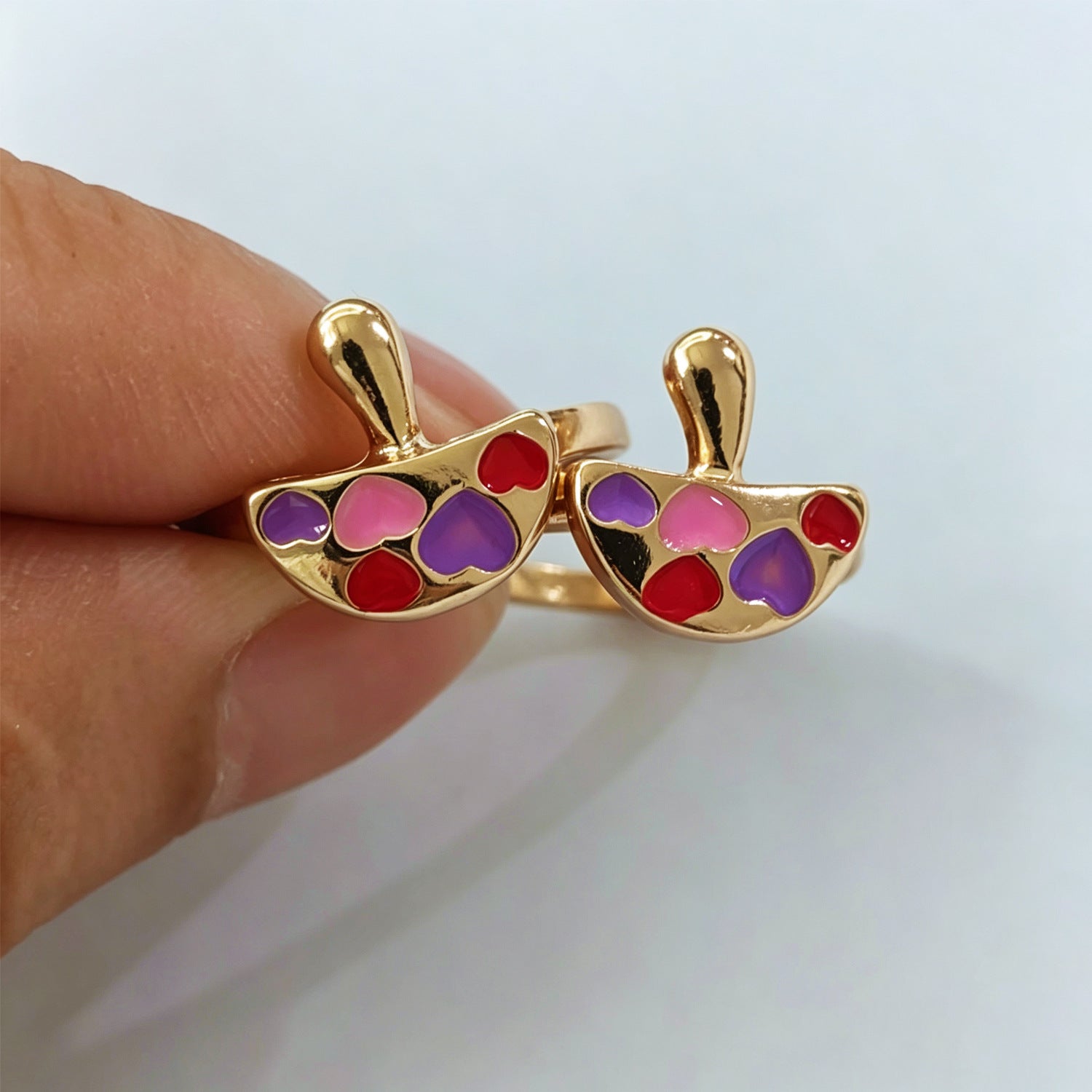 Heart Shape Alloy Rings For Women With Electroplated Gold Finish And Enamel Craftsmanship In Elegant Colour
