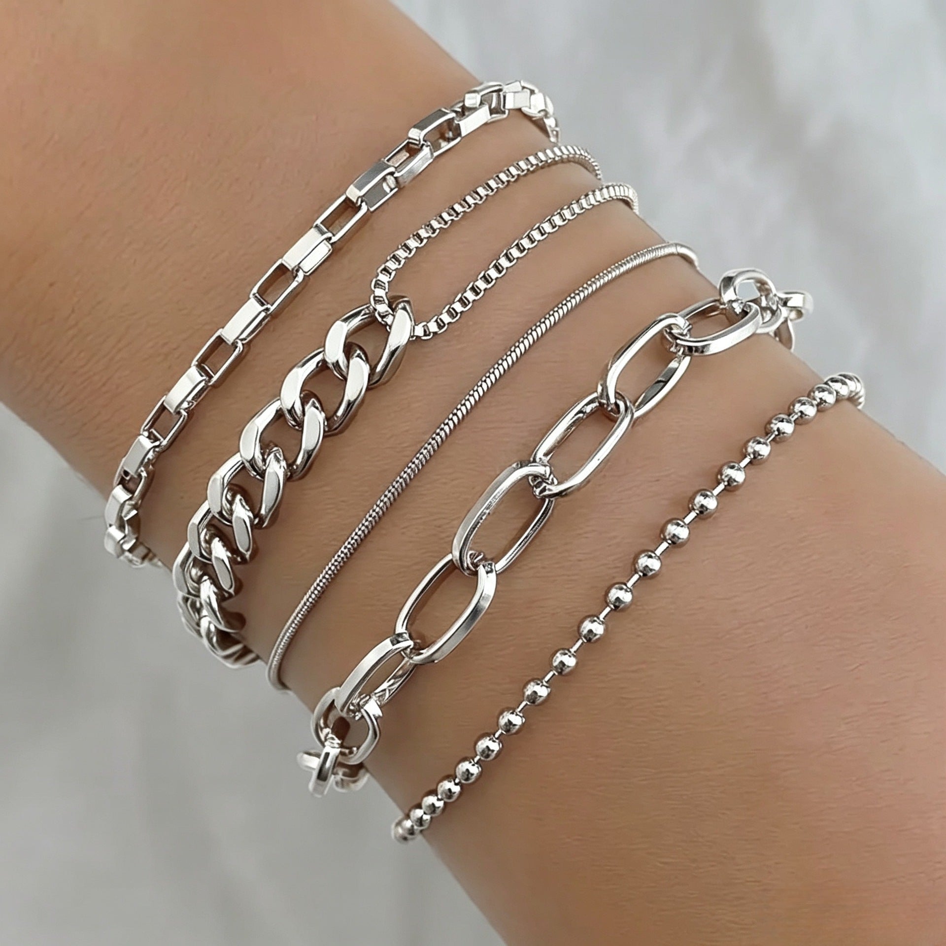 Geometric Waterproof Non Tarnish Gold Metal Bracelet For Women With Simple Style Cuban Link Chain