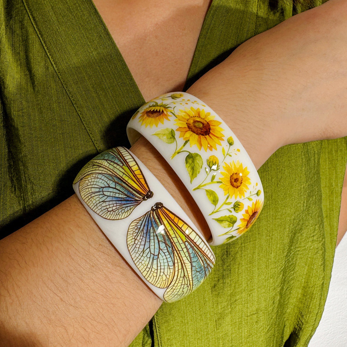 Bohemian Three-dimensional Dragonfly Resin Bangle Featuring Unique Artistic Design