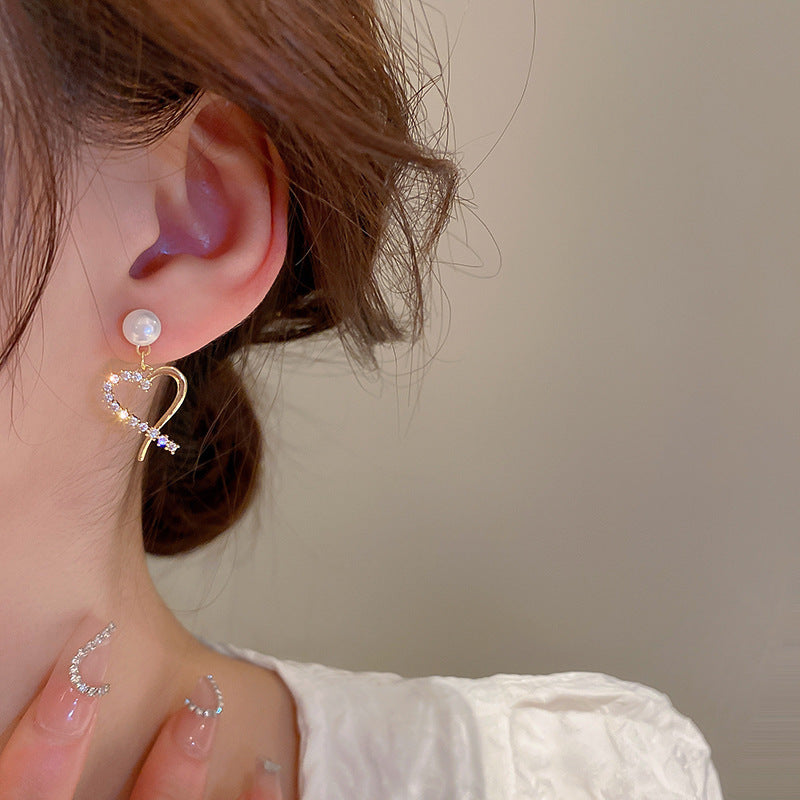 Handmade Sweet Heart Shape Stud Earrings For Women In Golden Plated Alloy With Rhinestone Inlay
