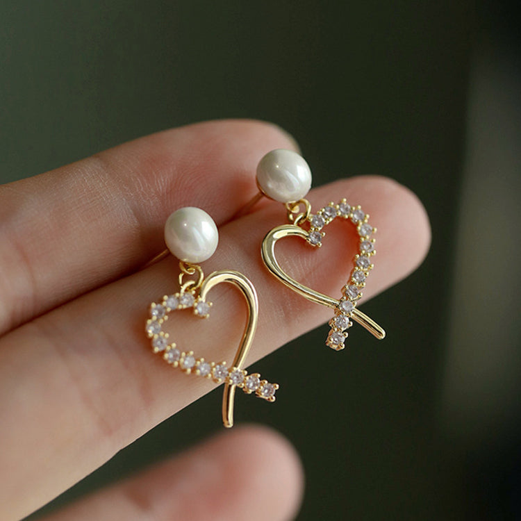 Handmade Sweet Heart Shape Stud Earrings For Women In Golden Plated Alloy With Rhinestone Inlay