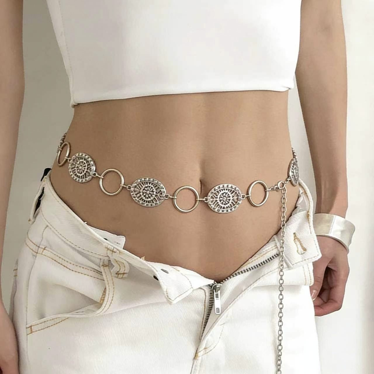 Ethnic Style Women's Pearl Waist Chain In Gold Alloy With Embossing Finish