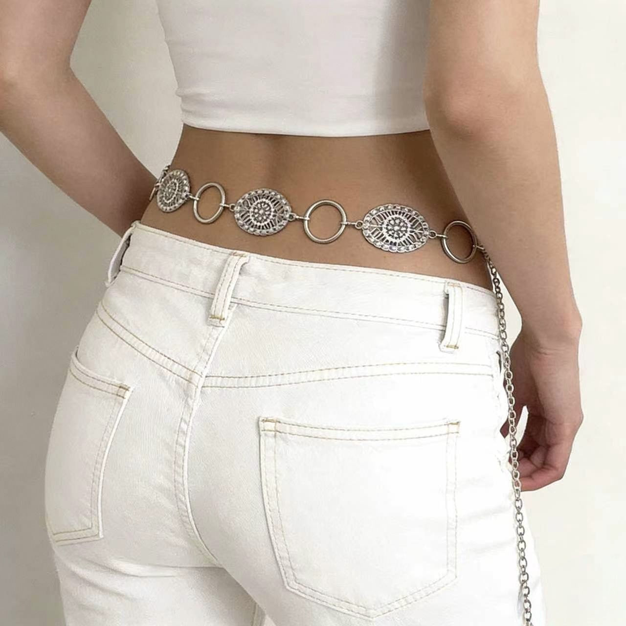 Ethnic Style Women's Pearl Waist Chain In Gold Alloy With Embossing Finish