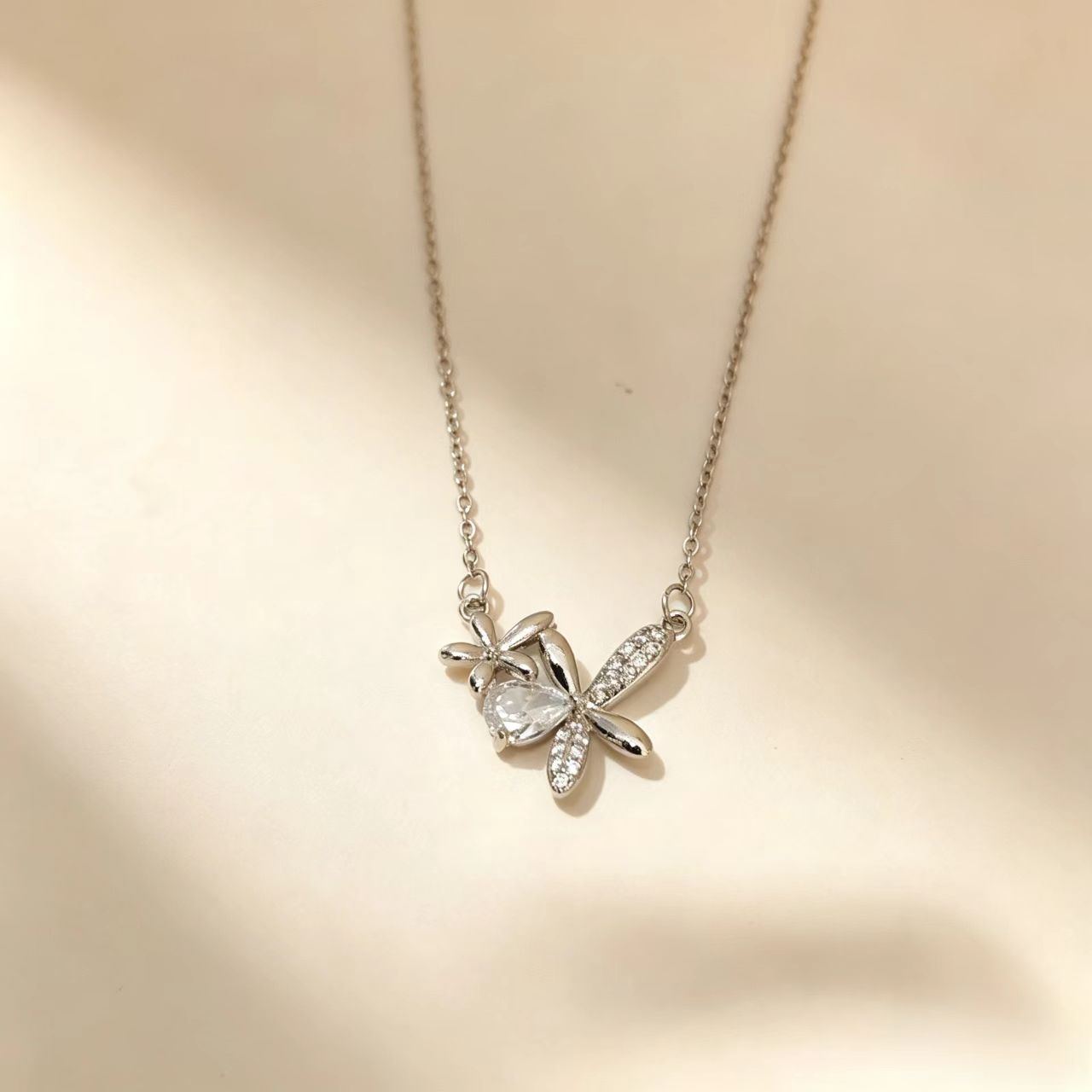 Gold Flowers Necklace For Women In Titanium Steel With Copper Pendant And Zircon Inlay On Cable Chain