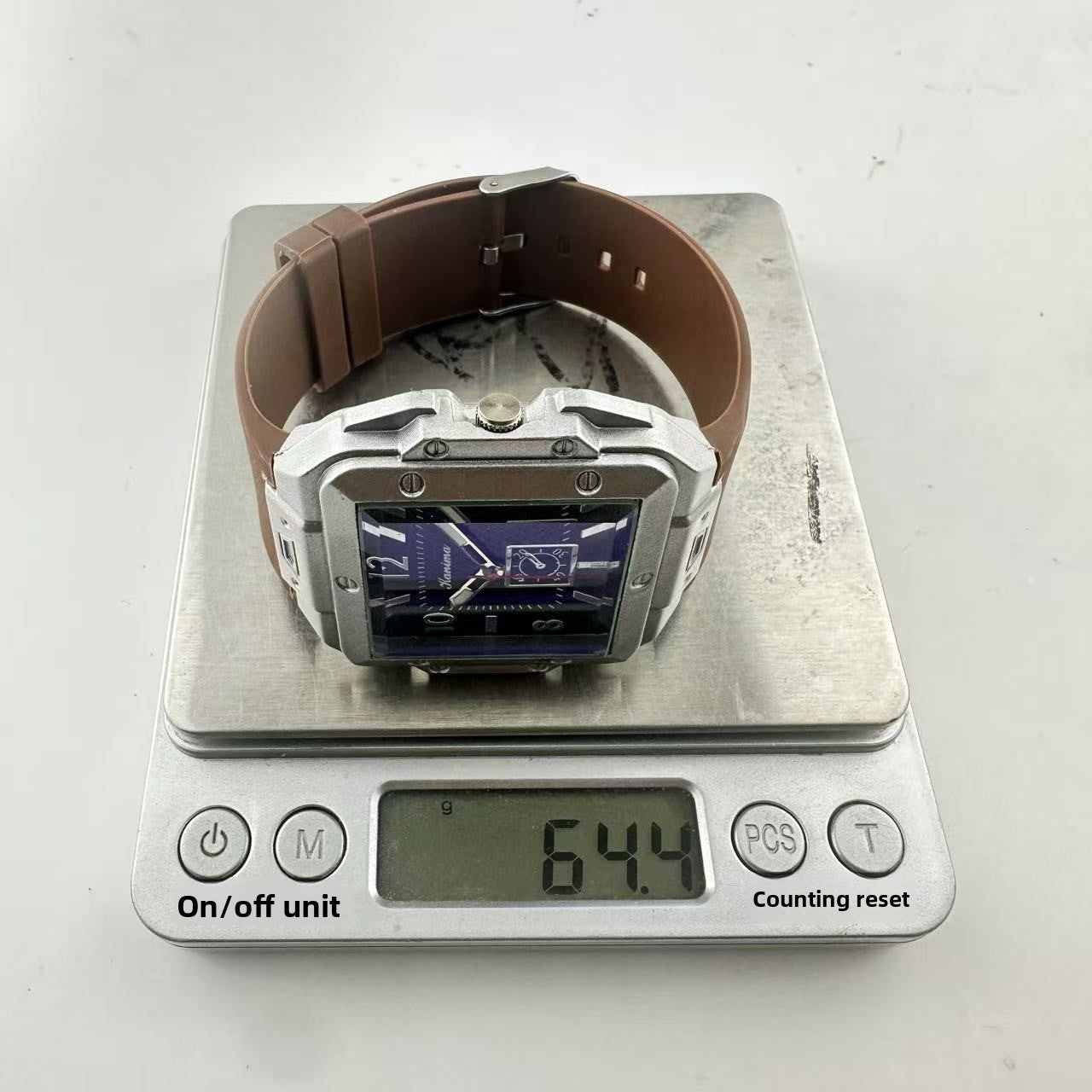 Men's Quartz Watch With Square Dial, Silica Gel Strap, Pin Buckle, Tempered Glass Mirror, And Pointer Display