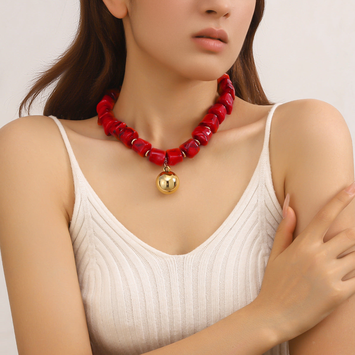 Exaggerated Irregular Necklace For Adults Featuring Dyed Black Resin Pendant