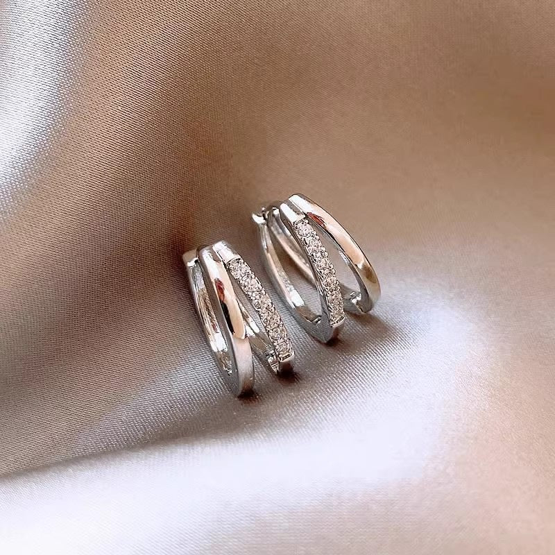 Luxurious Circle Hoop Earrings For Women In Copper Alloy With Golden Plated Bezel Setting And Zircon Inlay